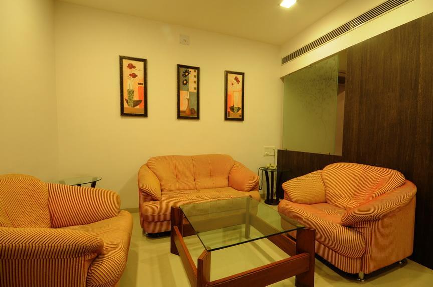 Hotel Surabhi Regency Anand Exterior photo